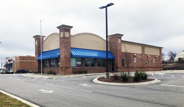 Freestanding Restaurant: 597 S Dixie Boulevard, Radcliff, KY 40160